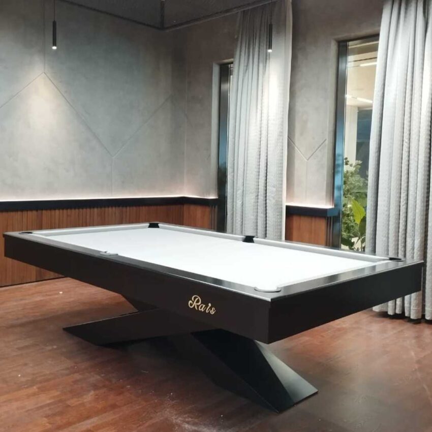 Luxury pool Table