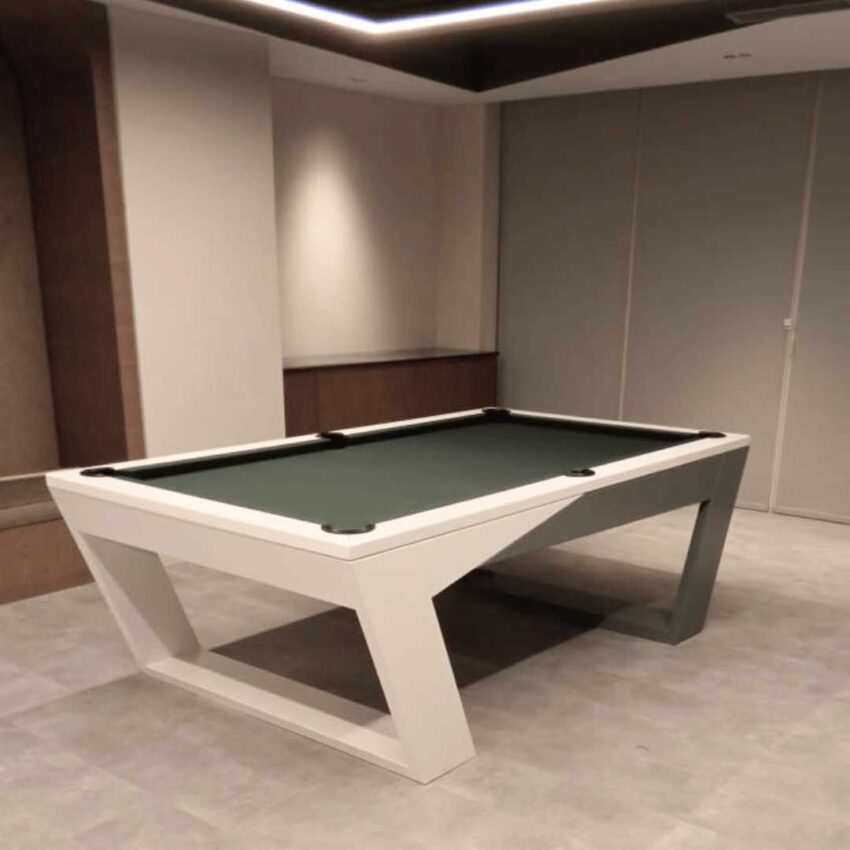 Luxury pool table