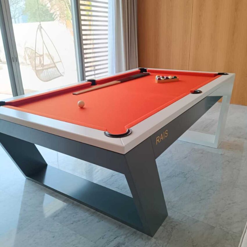 Luxury pool table